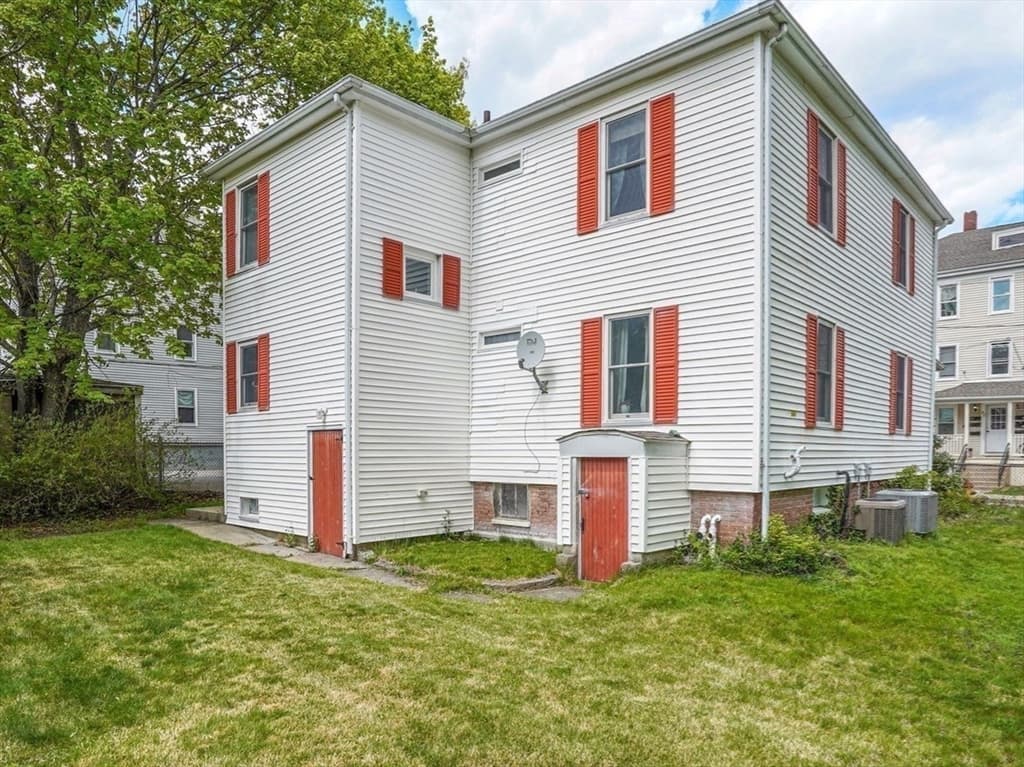 2 Family - 2 Units Up/Down at 21 Forest Avenue Ct, Plymouth MA 02360, Plymouth, photo 4 of 36