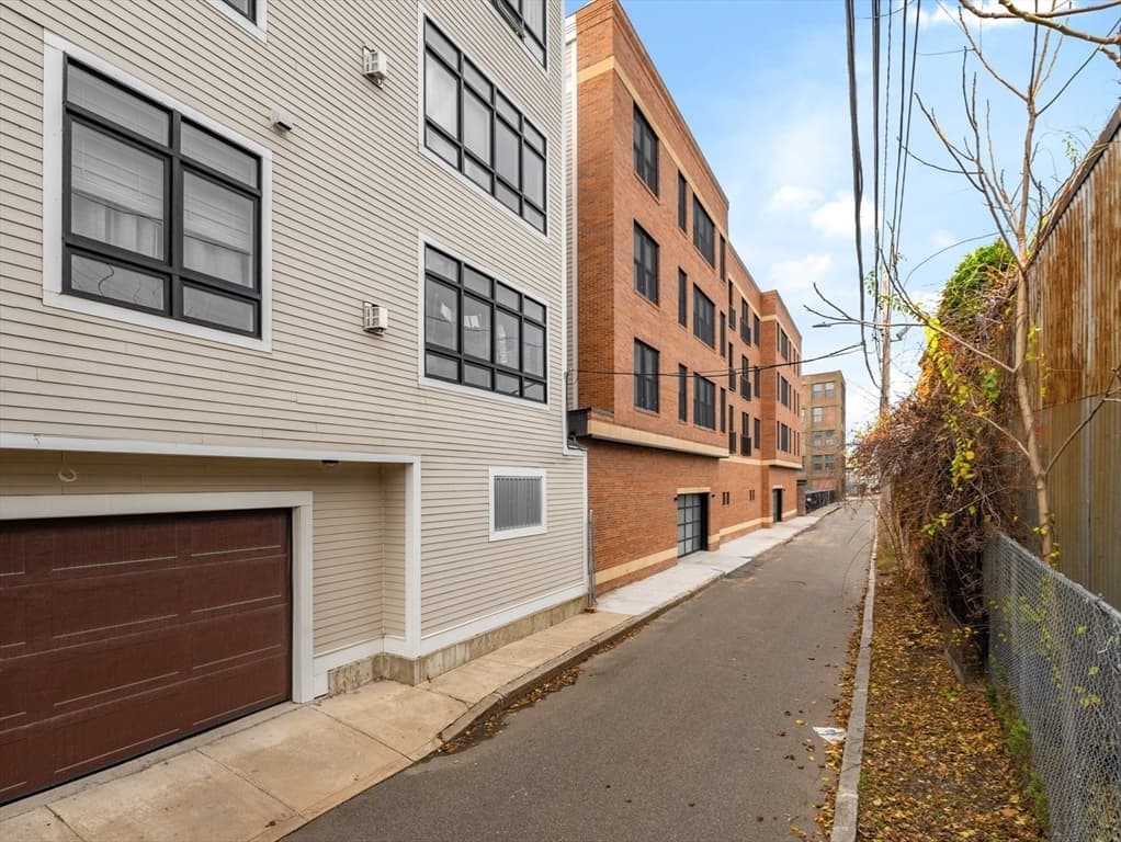 Condominium at 340 West 2nd Street # 17, Boston MA 02127, photo 30 of 36