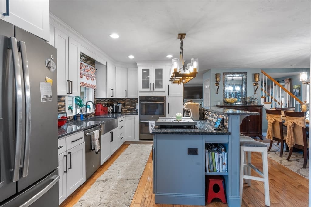 3076 County St, Dighton MA 02715 photo 4