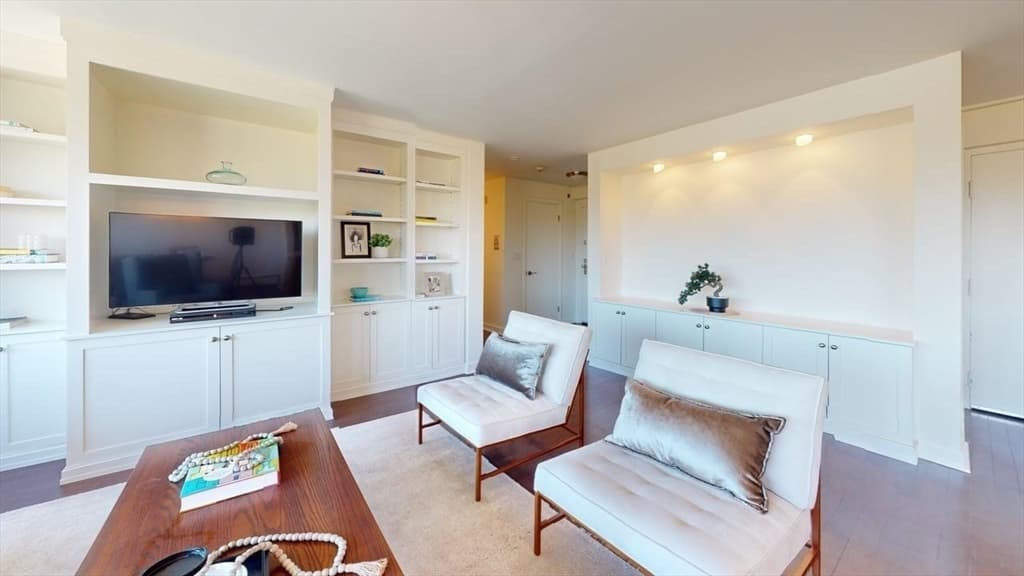 Condominium at 10 Hammond Pond Parkway # 607, Newton MA 02467, Newton, photo 6 of 29