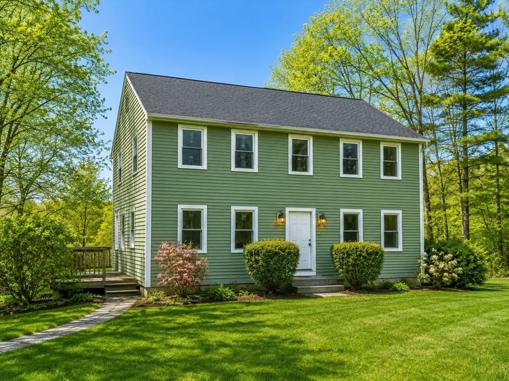 111 Snow St, Hanson MA 02341 photo 3