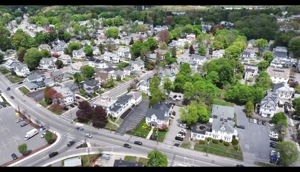 26 Orchard St, Leominster MA 01453