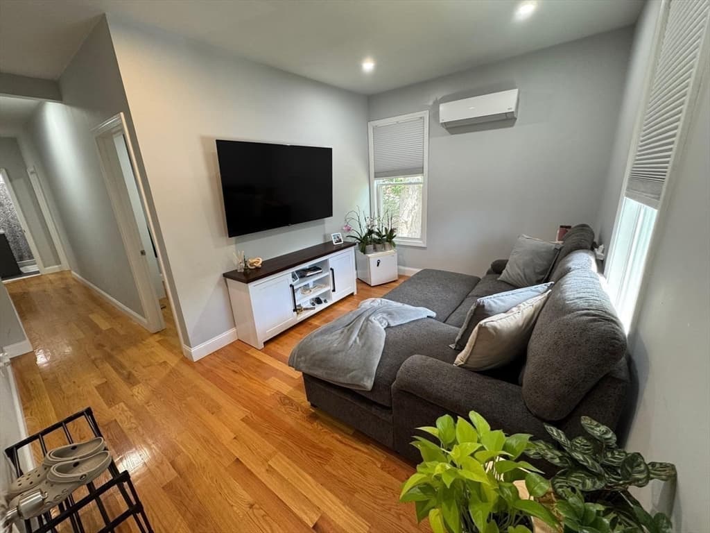 26 Orchard St, Leominster MA 01453 photo 9