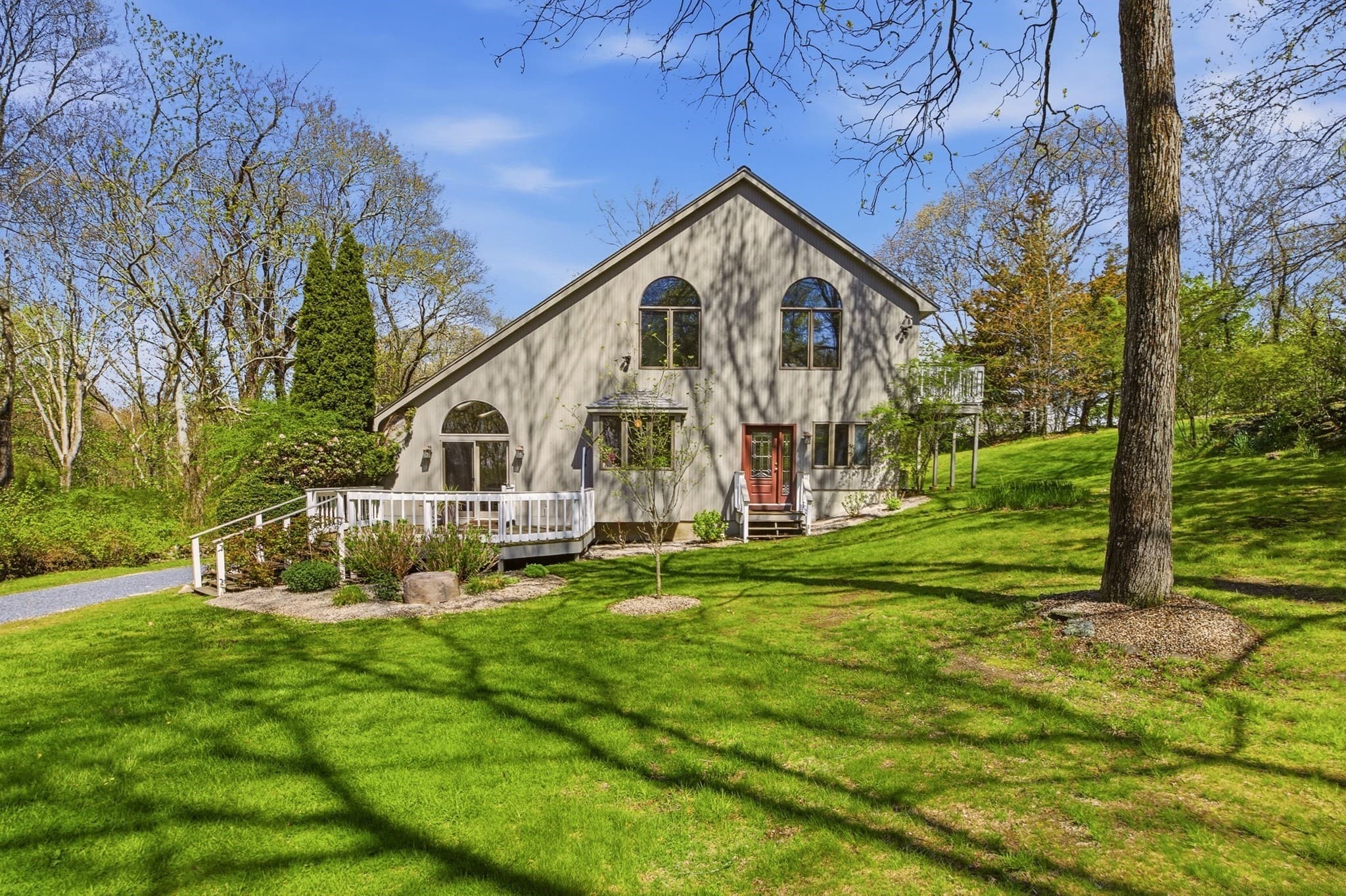 81 Seapowet Ave, Tiverton RI 02878