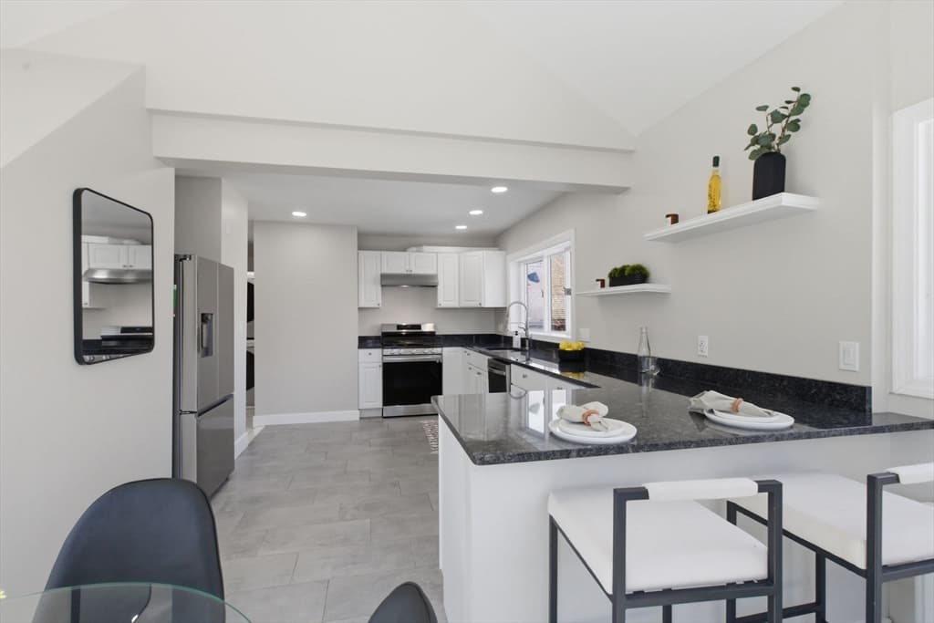 Condominium at 15 South Fairview Street # 3, Boston MA 02131, Boston, photo 5 of 42
