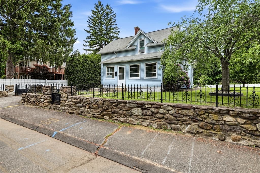 27 Stebbins Street, Ludlow MA 01056