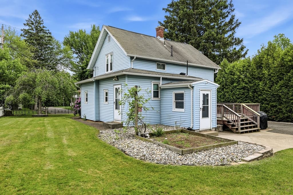 Single Family Residence at 27 Stebbins Street, Ludlow MA 01056, photo 11 of 34