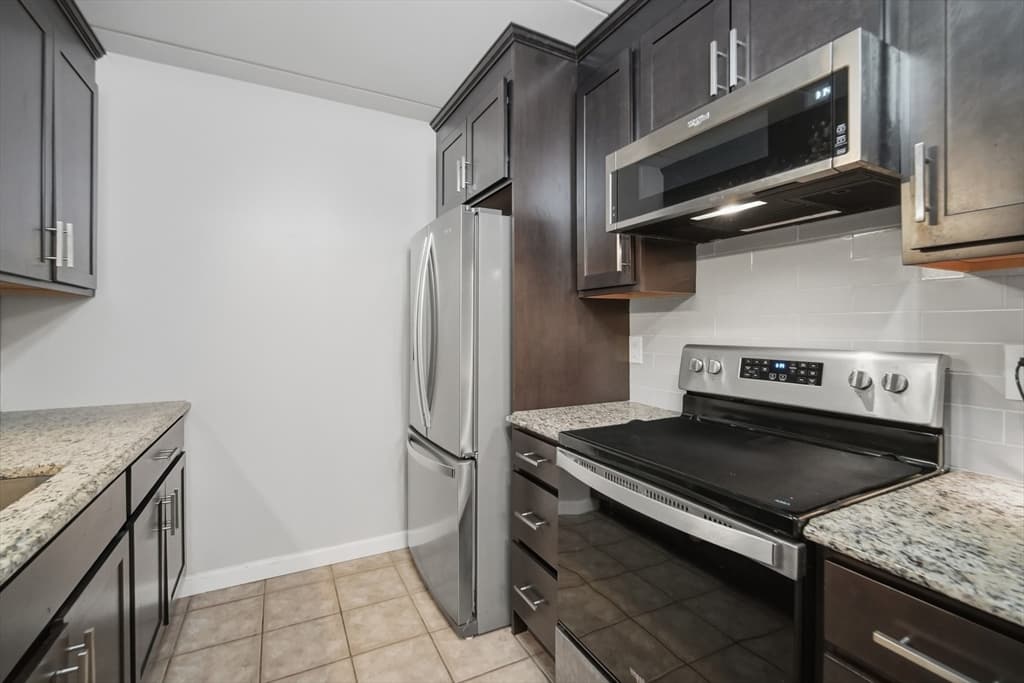 Condominium at 36 Maple Crest Cir # F, Holyoke MA 01040, Holyoke, photo 7 of 16