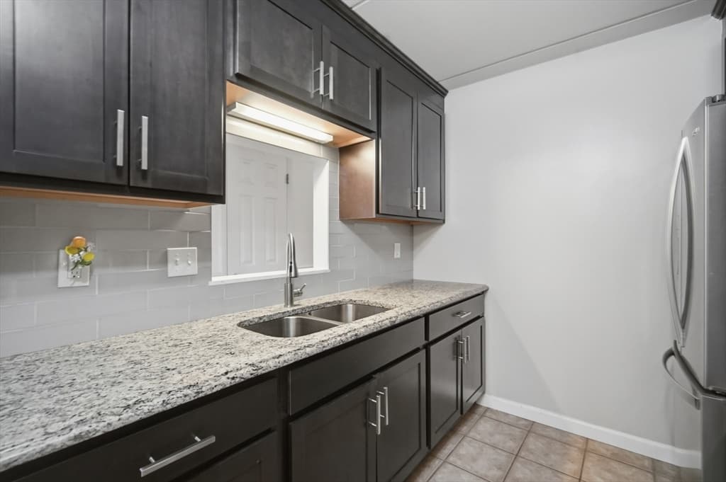 Condominium at 36 Maple Crest Cir # F, Holyoke MA 01040, Holyoke, photo 9 of 16