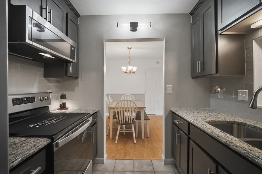 Condominium at 36 Maple Crest Cir # F, Holyoke MA 01040, Holyoke, photo 10 of 16
