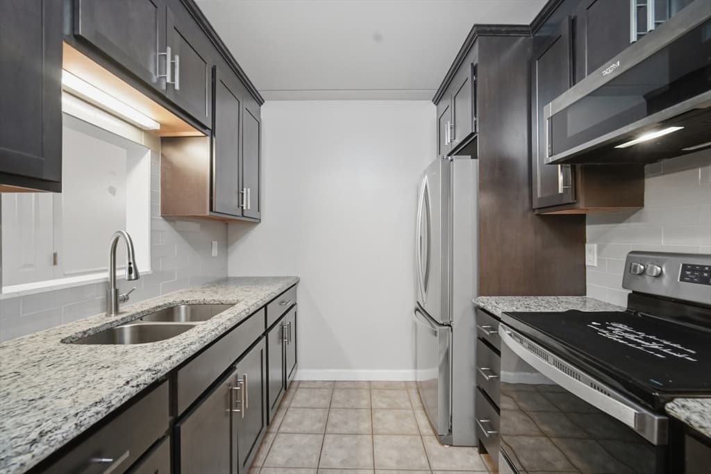 Condominium at 36 Maple Crest Cir # F, Holyoke MA 01040, Holyoke, photo 8 of 16