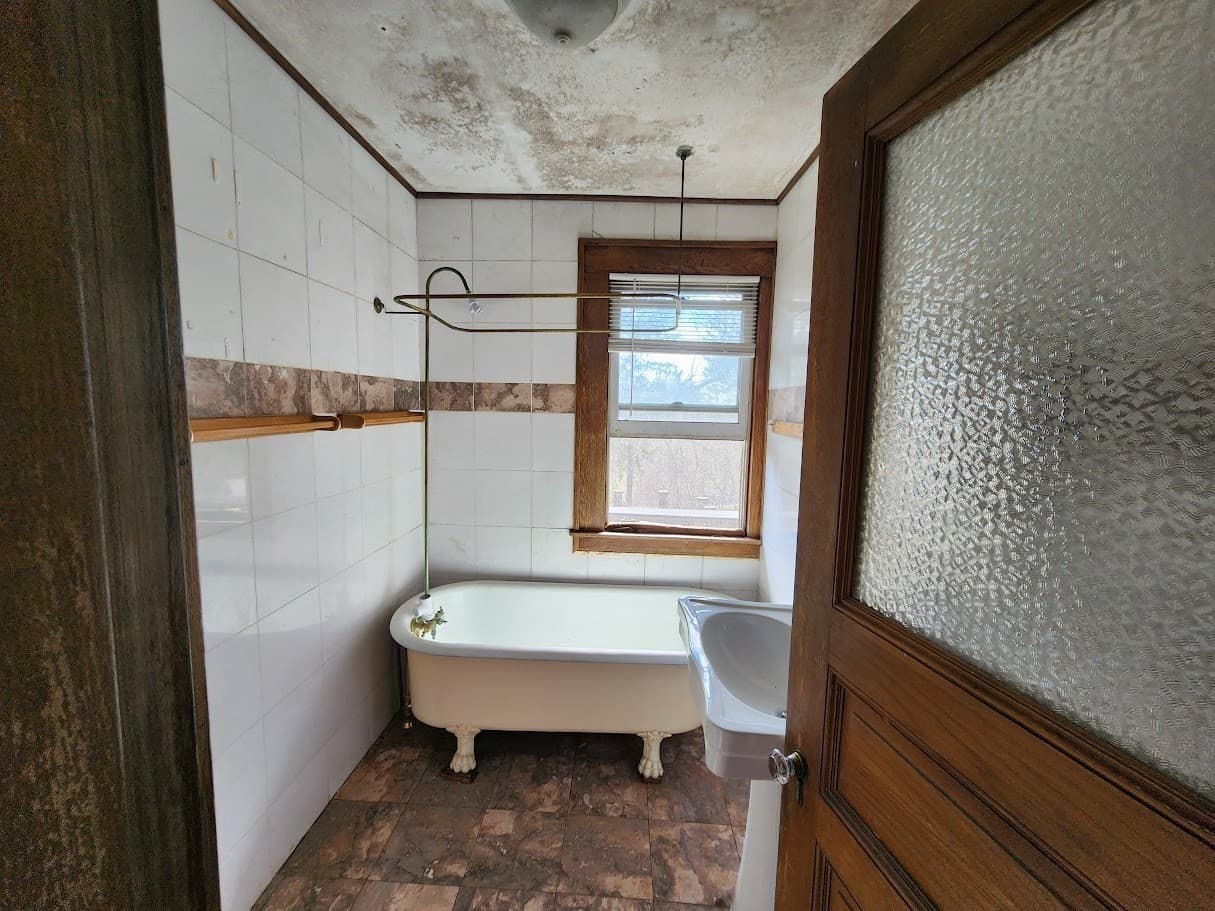 Single Family Residence at 31 Buena Vista Plz, Springfield MA 01108, Springfield, photo 20 of 42