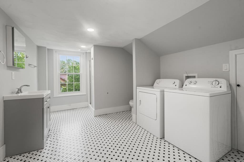 Single Family Residence at 101 Mount Pleasant Ave, Boston MA 02119, Boston, photo 25 of 30