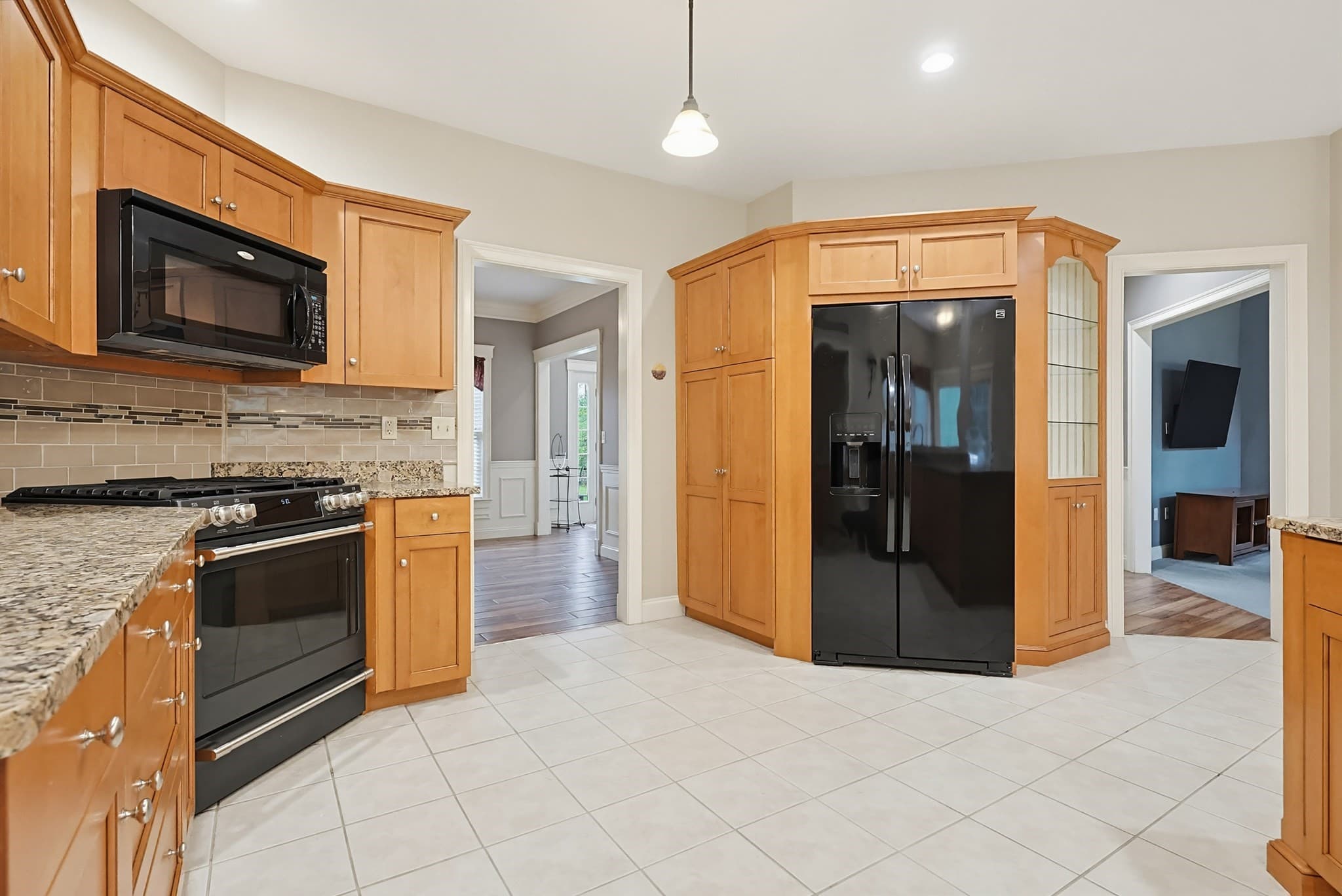 Single Family Residence at 10 Essex St, Douglas MA 01516, photo 22 of 42