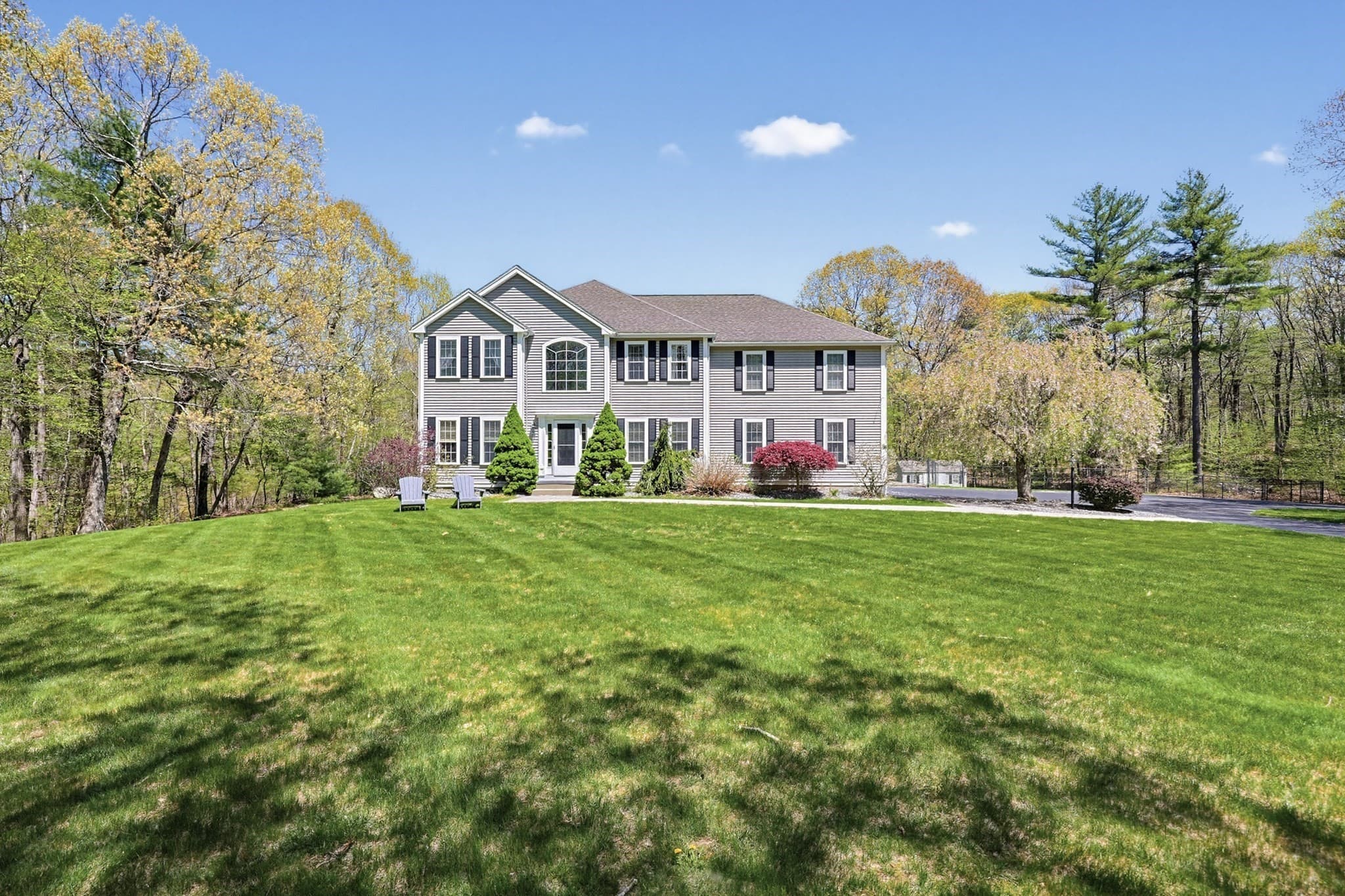 10 Essex St, Douglas MA 01516