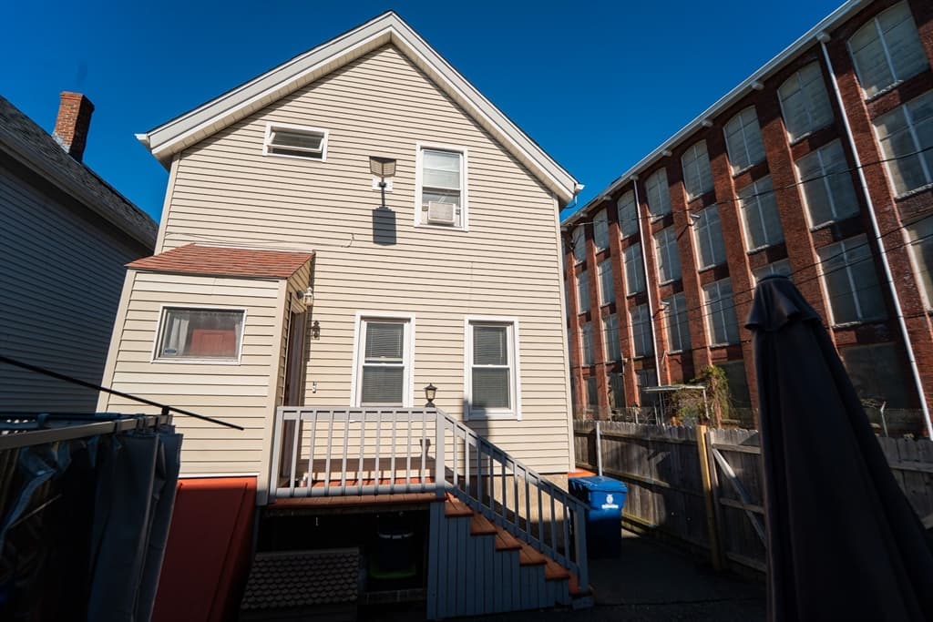 Single Family Residence at 1 Thatcher St, New Bedford MA 02744, New Bedford, photo 16 of 17