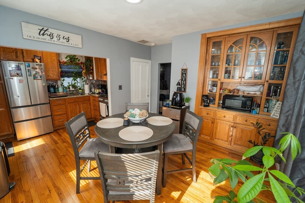 Single Family Residence at 1 Thatcher St, New Bedford MA 02744, New Bedford, photo 3 of 17