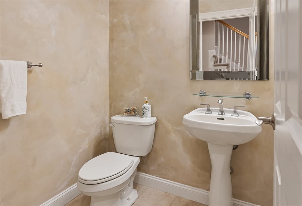 Condominium at 32 Old Framingham Road # 8, Sudbury MA 01776, Sudbury, photo 12 of 21