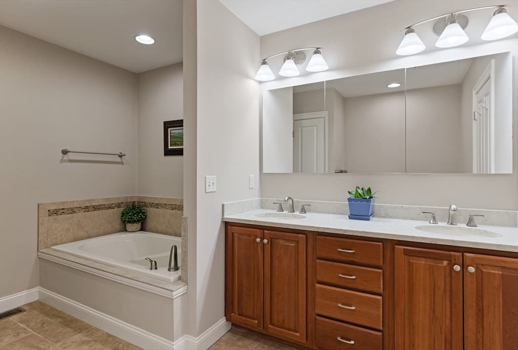 Condominium at 32 Old Framingham Road # 8, Sudbury MA 01776, Sudbury, photo 11 of 21