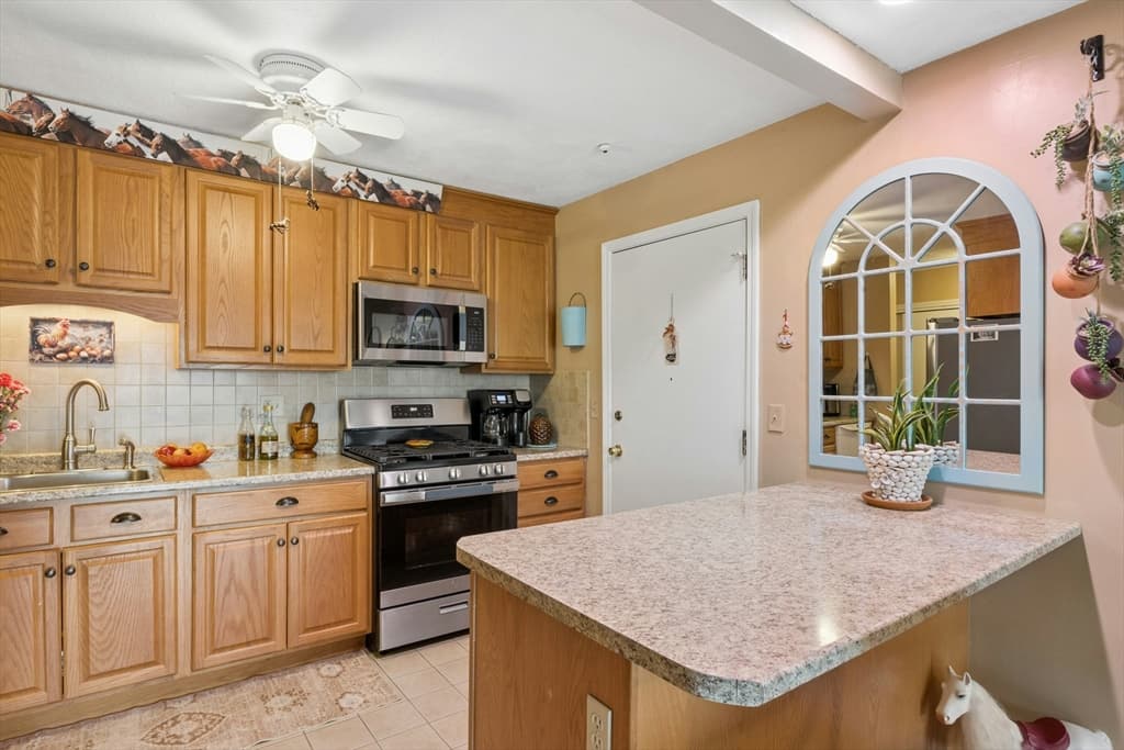 Condominium at 395 Merrimack St # 42, Methuen MA 01844, Methuen, photo 13 of 32