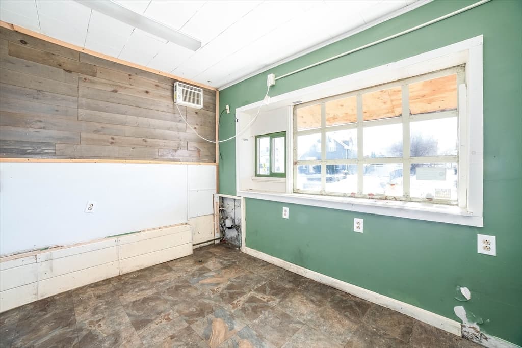 Commercial Sale at 382 Water, Clinton MA 01510, photo 7 of 28