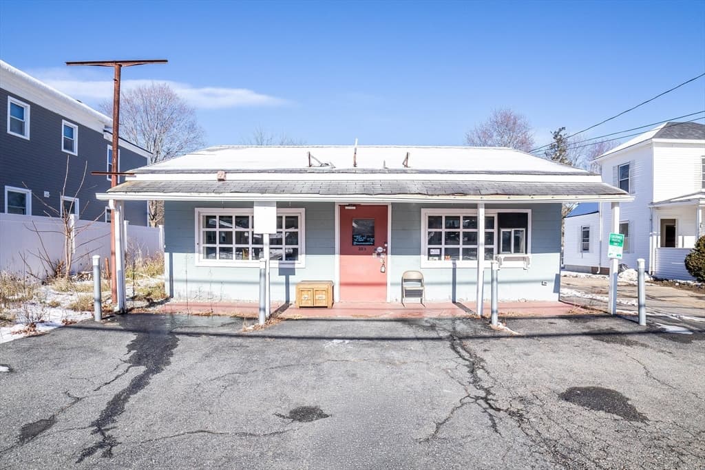 382 Water, Clinton MA 01510