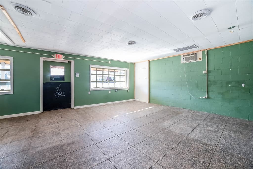 Commercial Sale at 382 Water, Clinton MA 01510, photo 11 of 28