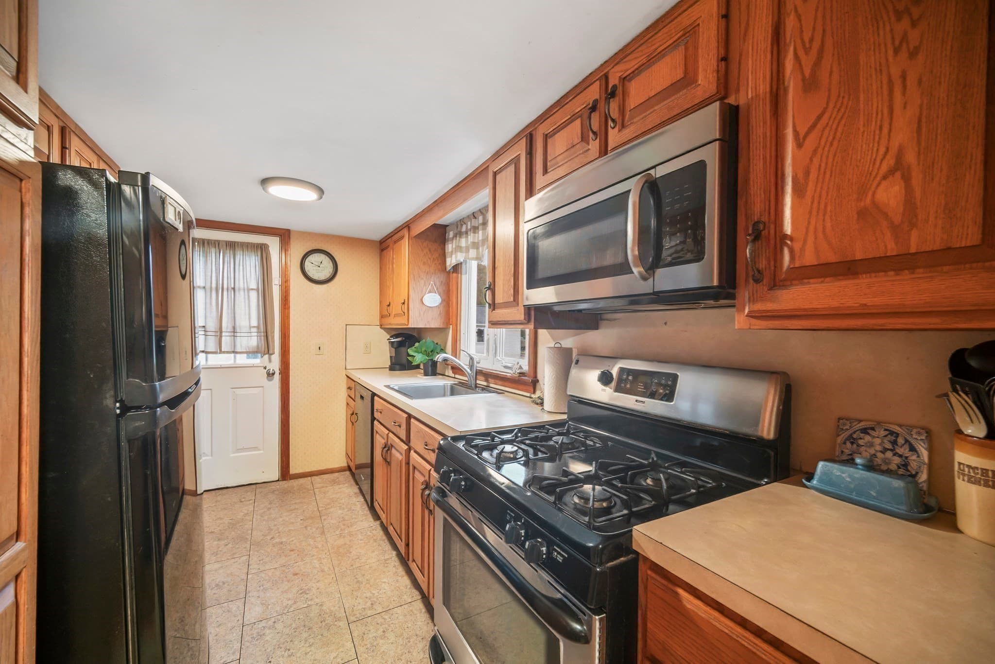Single Family Residence at 105 Ann Vinal Rd, Scituate MA 02066, photo 16 of 26