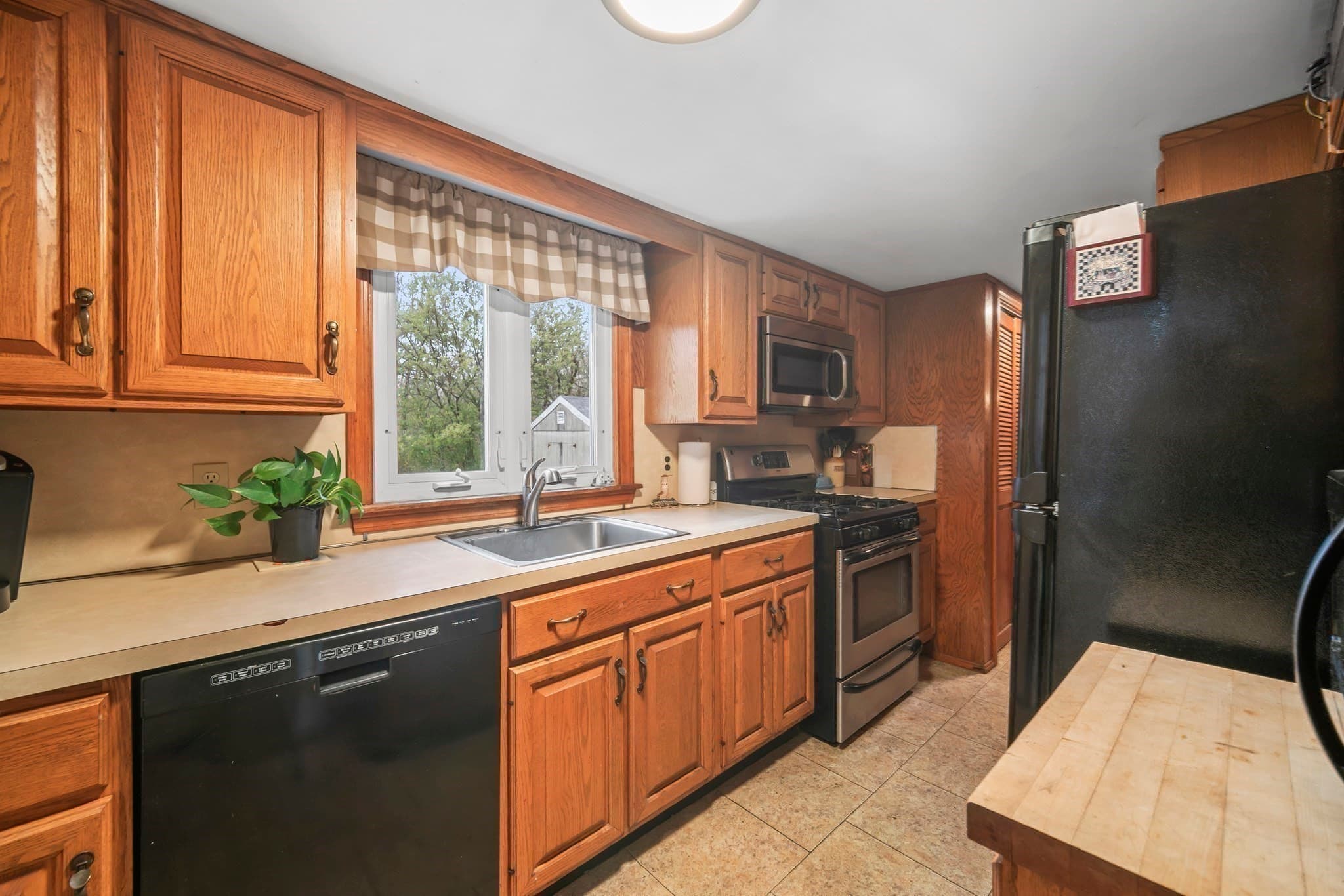 Single Family Residence at 105 Ann Vinal Rd, Scituate MA 02066, photo 15 of 26