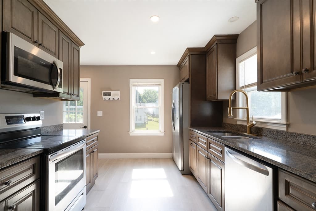 22 Marsh Ave, Southbridge MA 01550