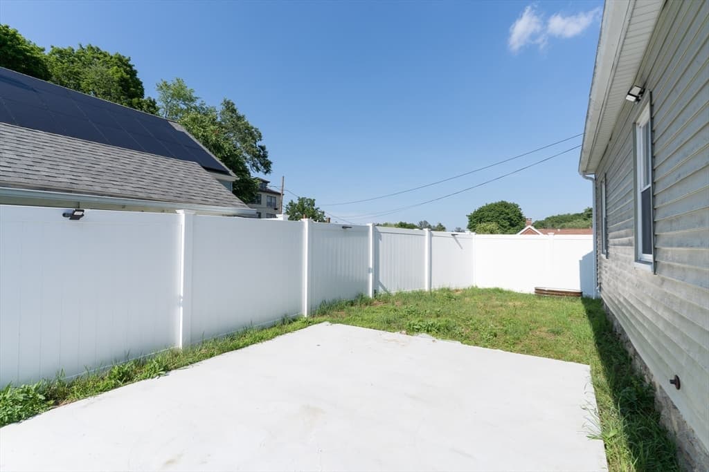 22 Marsh Ave, Southbridge MA 01550 photo 28
