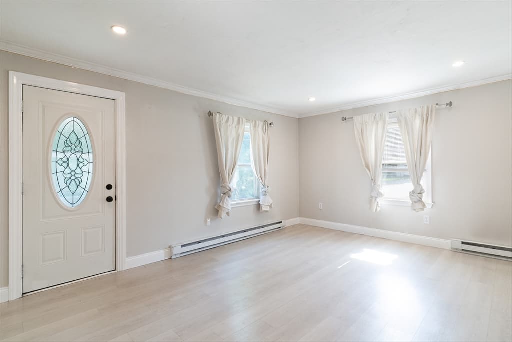 22 Marsh Ave, Southbridge MA 01550 photo 9