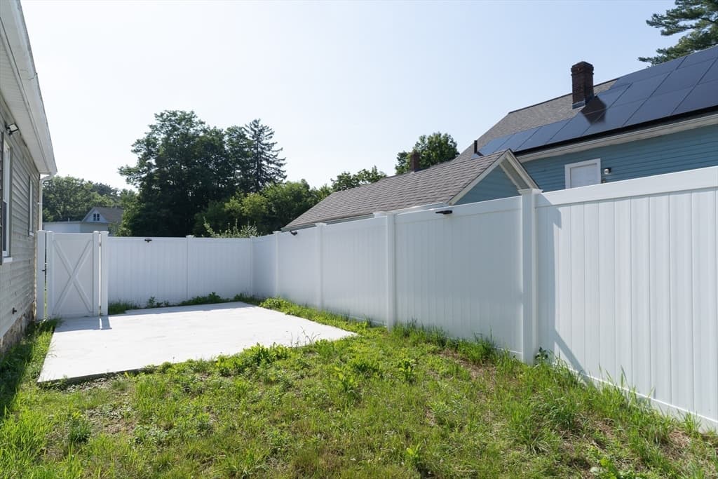 22 Marsh Ave, Southbridge MA 01550 photo 30