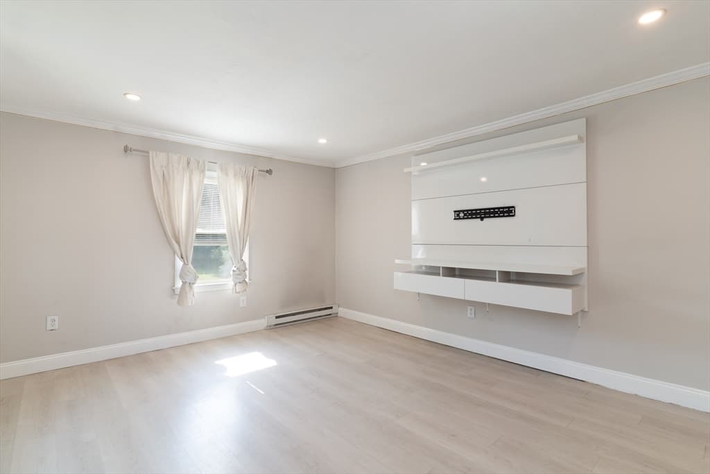 22 Marsh Ave, Southbridge MA 01550 photo 10