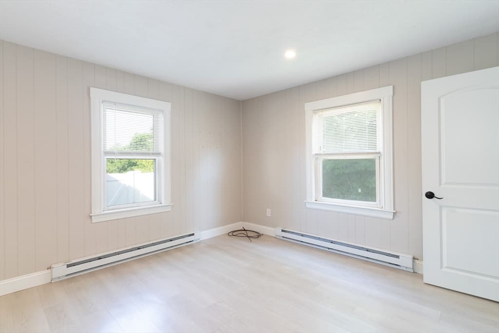 22 Marsh Ave, Southbridge MA 01550 photo 14