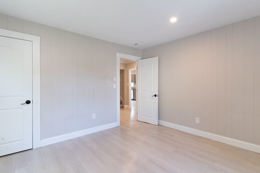 22 Marsh Ave, Southbridge MA 01550 photo 15