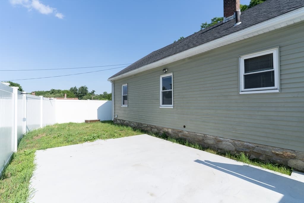 22 Marsh Ave, Southbridge MA 01550 photo 29