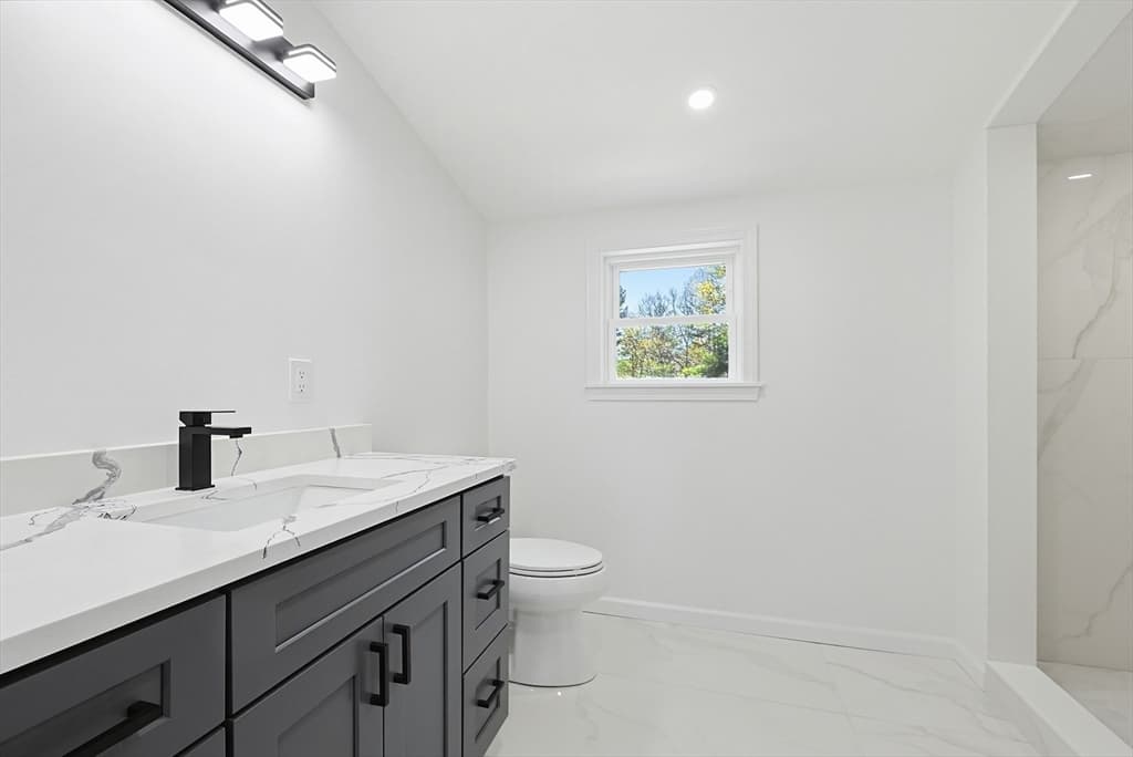 175 Pleasant St, Upton MA 01568 photo 31