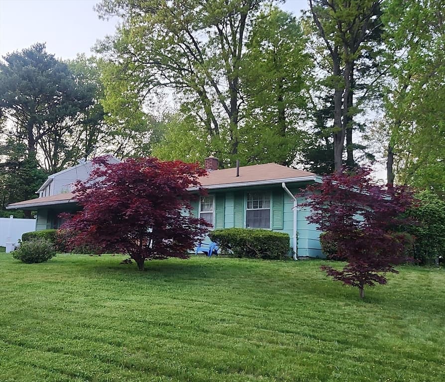 23 Irene Cir, Brockton MA 02302 photo 2