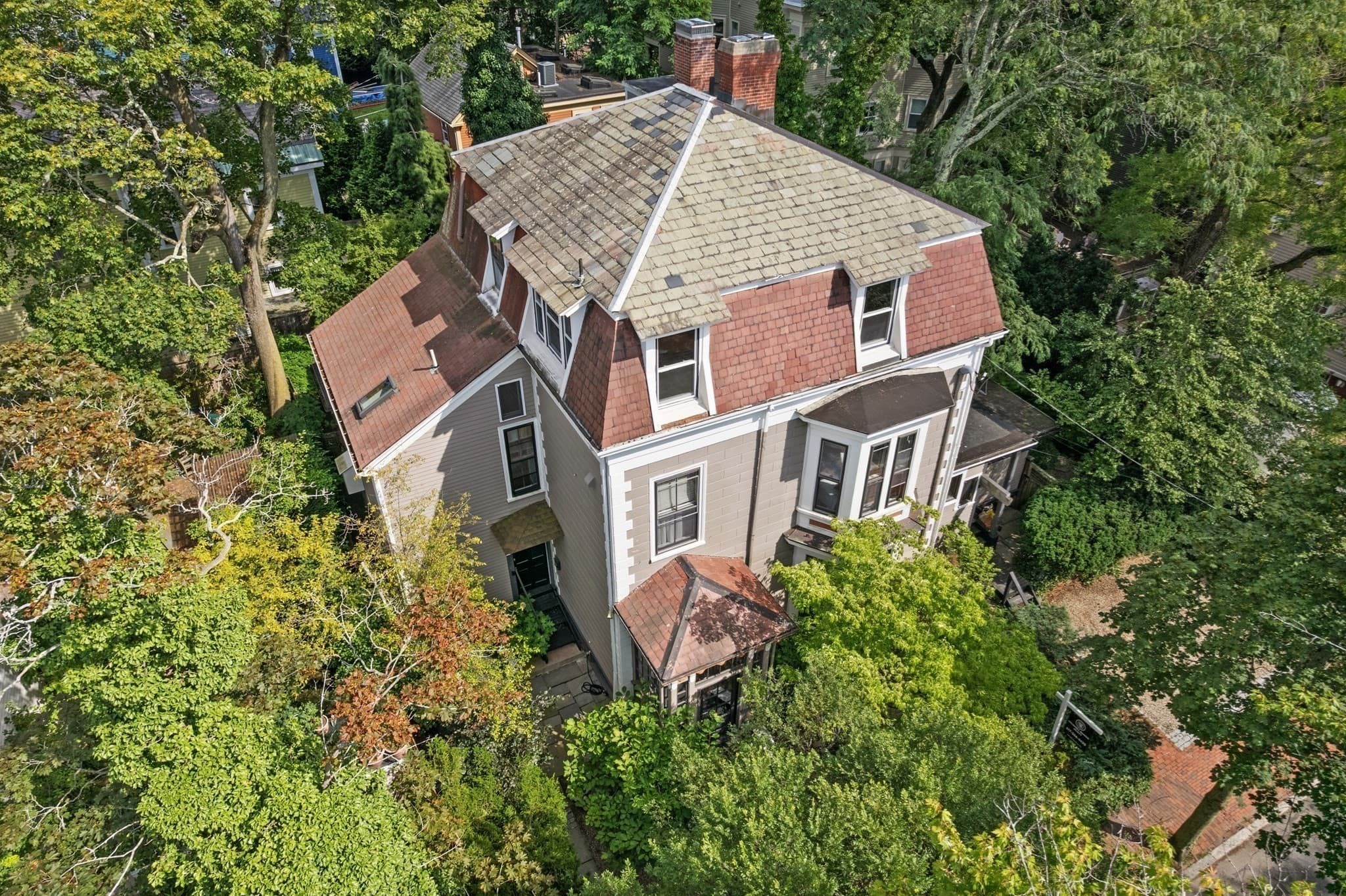 32 Hawthorn St, Cambridge MA 02138