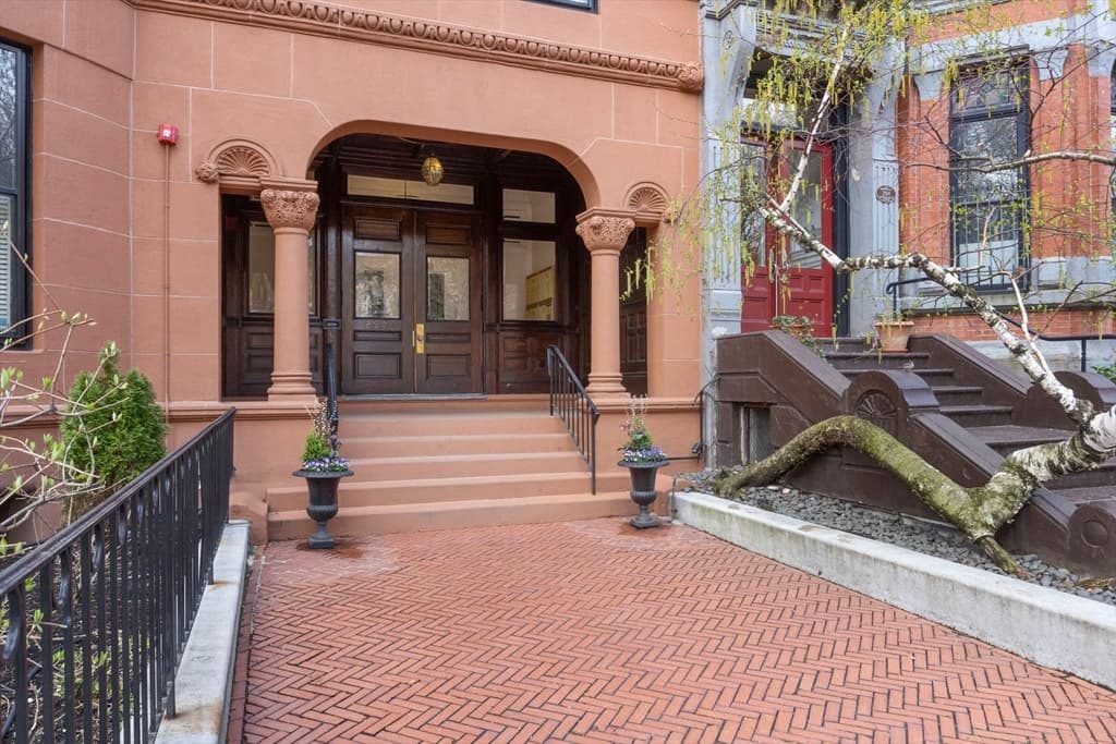 290 Commonwealth Ave # 4, Boston MA 02115