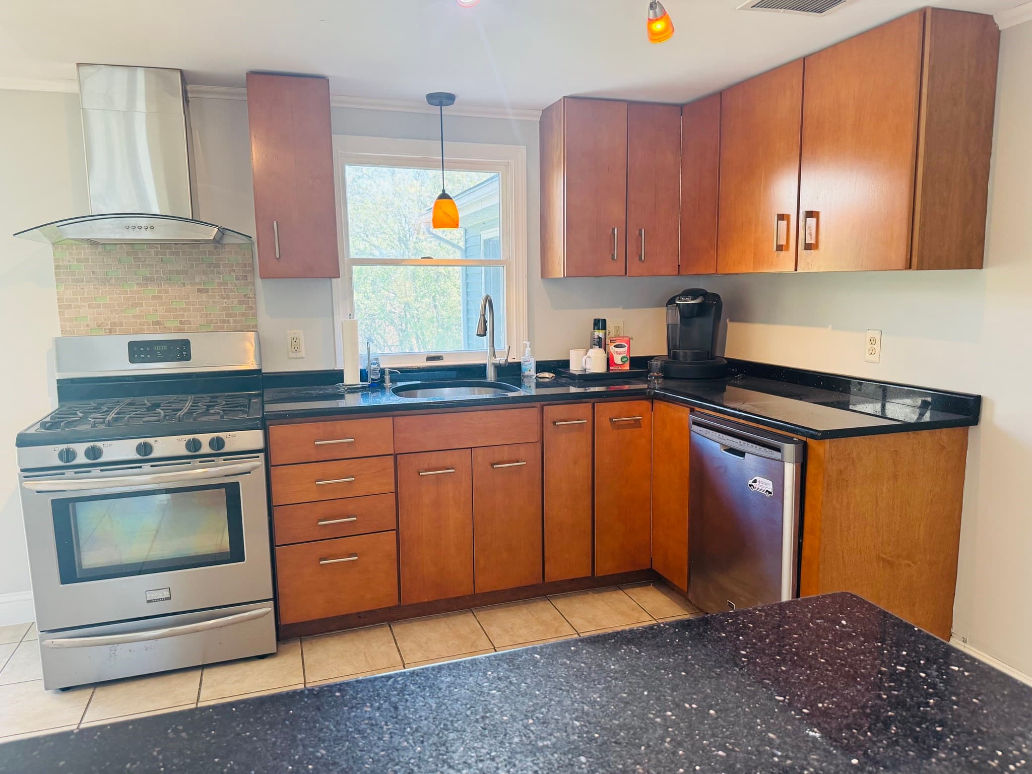 Single Family Residence at 52 Sheraton Ave, Somerset MA 02725, photo 4 of 15