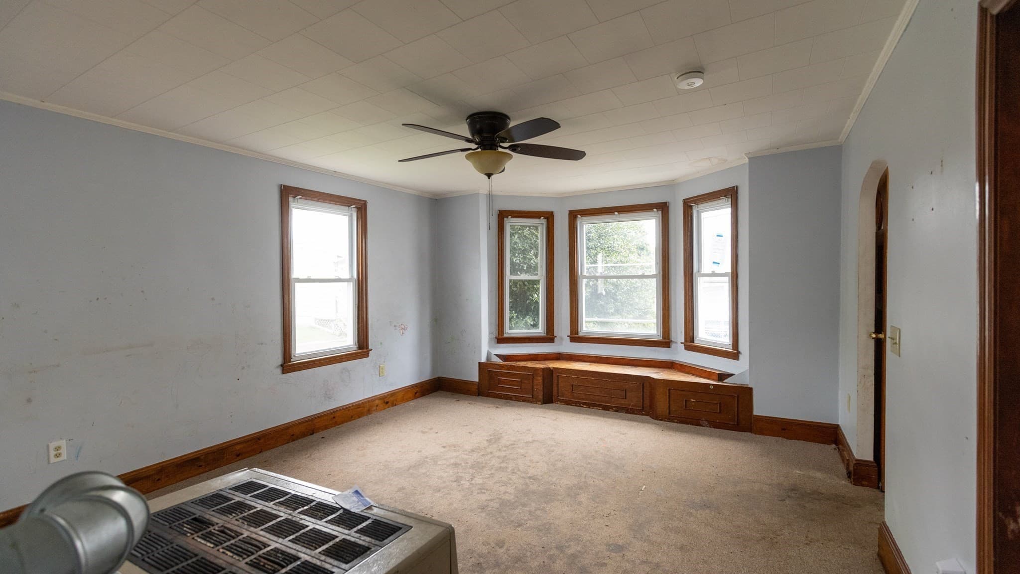 Single Family Residence at 518 Snell St, Fall River MA 02721, photo 6 of 22