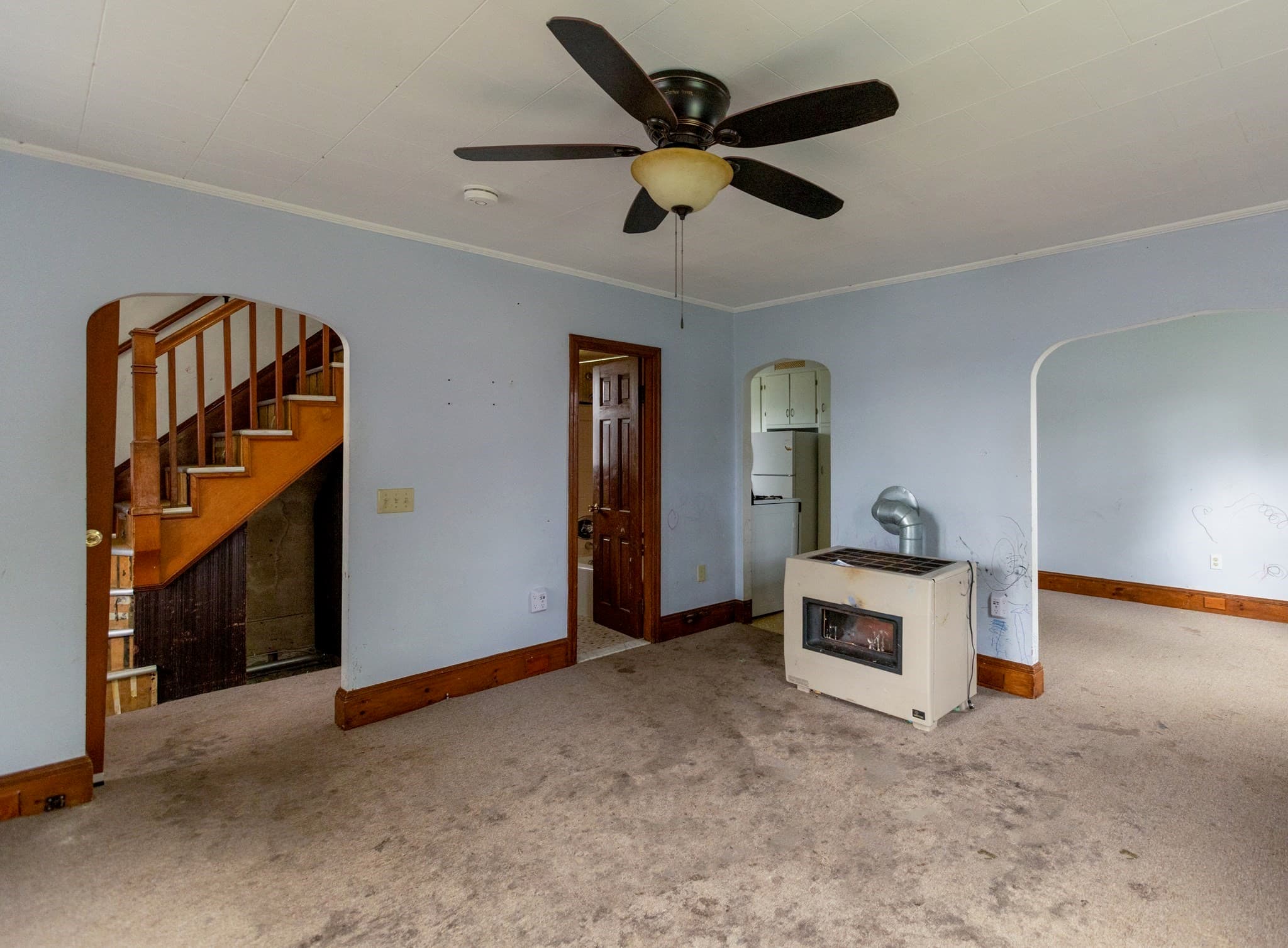Single Family Residence at 518 Snell St, Fall River MA 02721, photo 7 of 22