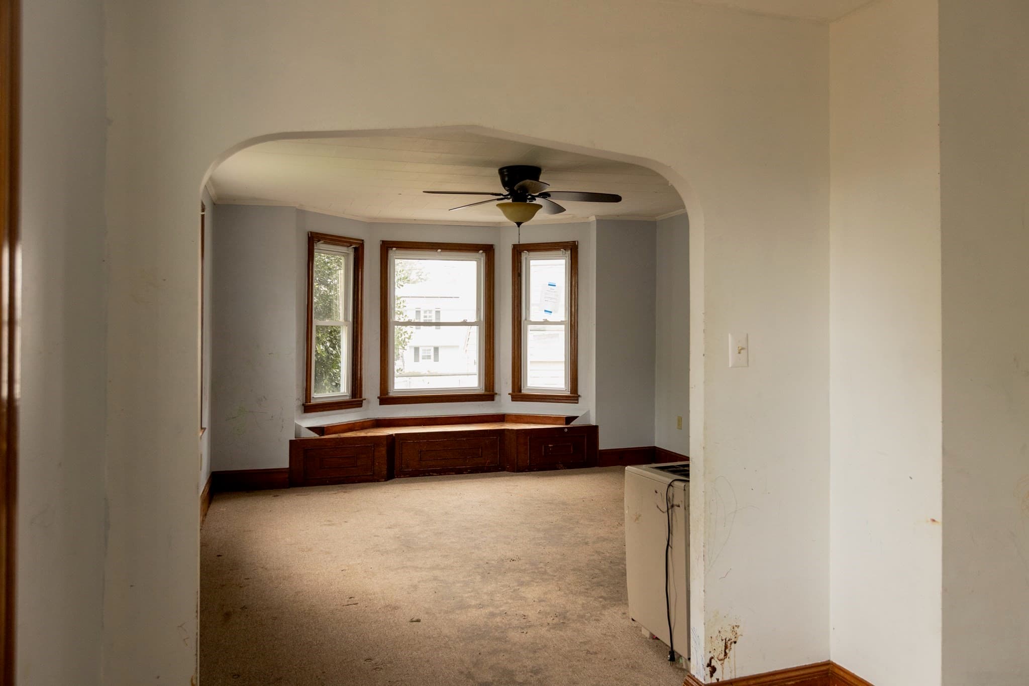 Single Family Residence at 518 Snell St, Fall River MA 02721, photo 5 of 22