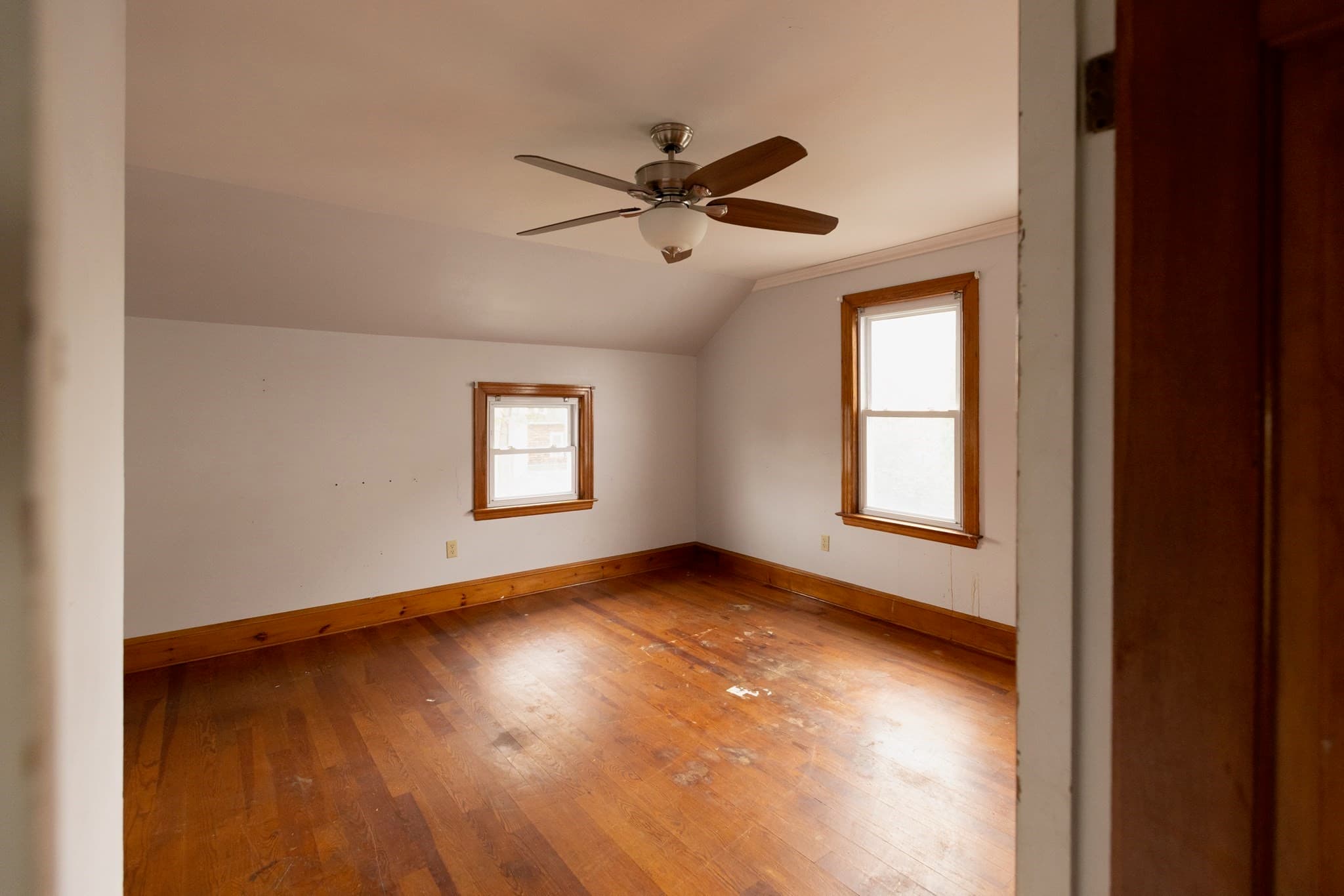 Single Family Residence at 518 Snell St, Fall River MA 02721, photo 18 of 22