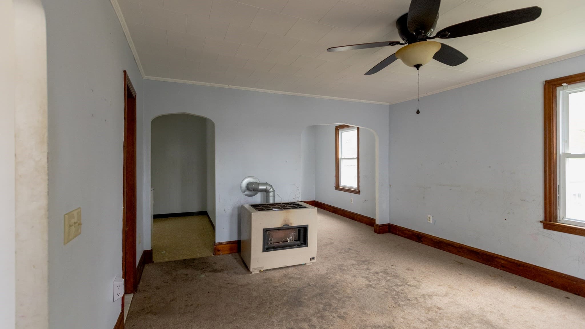 Single Family Residence at 518 Snell St, Fall River MA 02721, photo 8 of 22
