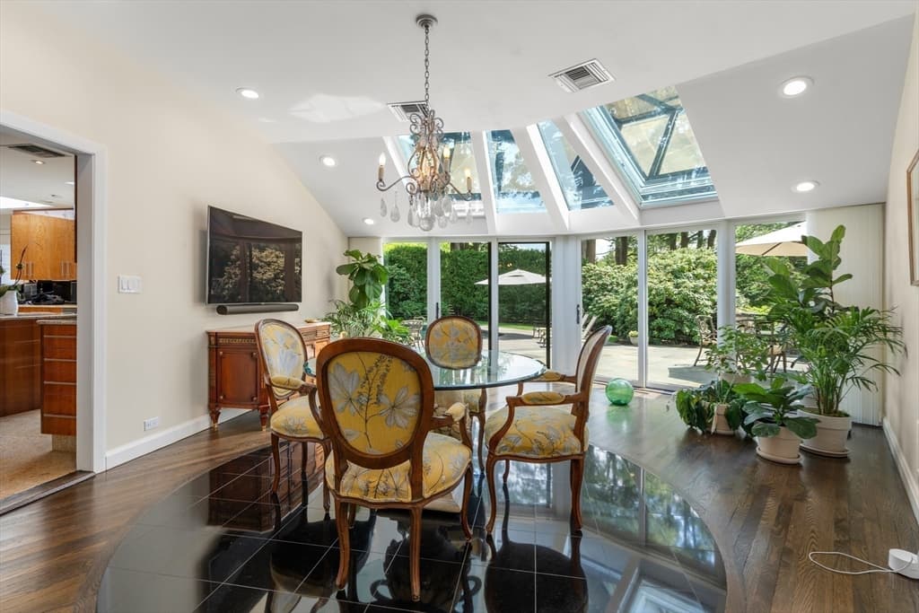 9 Singletree Rd, Brookline MA 02467 photo 4