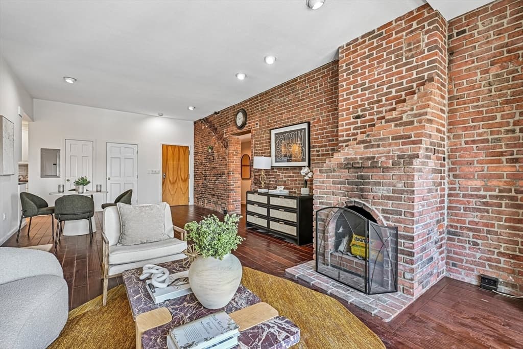 Condominium at 28-32 Atlantic Ave # 628, Boston MA 02110, photo 6 of 42