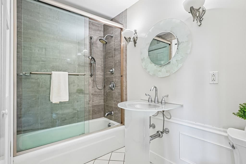 Condominium at 28-32 Atlantic Ave # 628, Boston MA 02110, photo 22 of 42